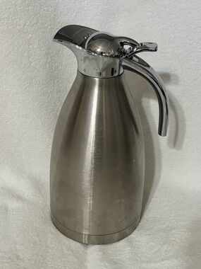 Stainless Steel Vacuum Carafe - Brushed Silver